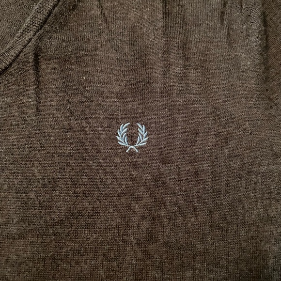 Fred Perry V neck sweater - Picture 2 of 3